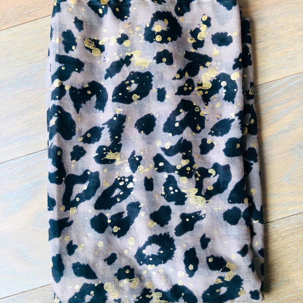 Reversible scarf
